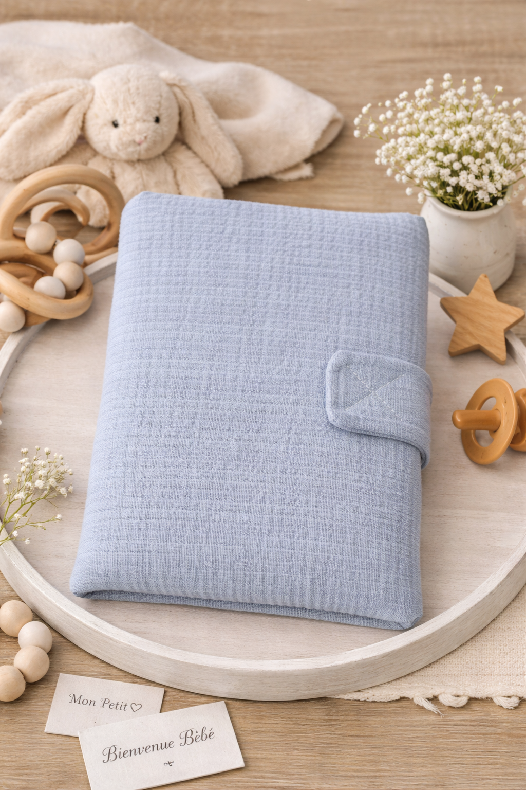 Protège carnet de santé bébé – Accessoire naissance personnalisé bleu ciel 