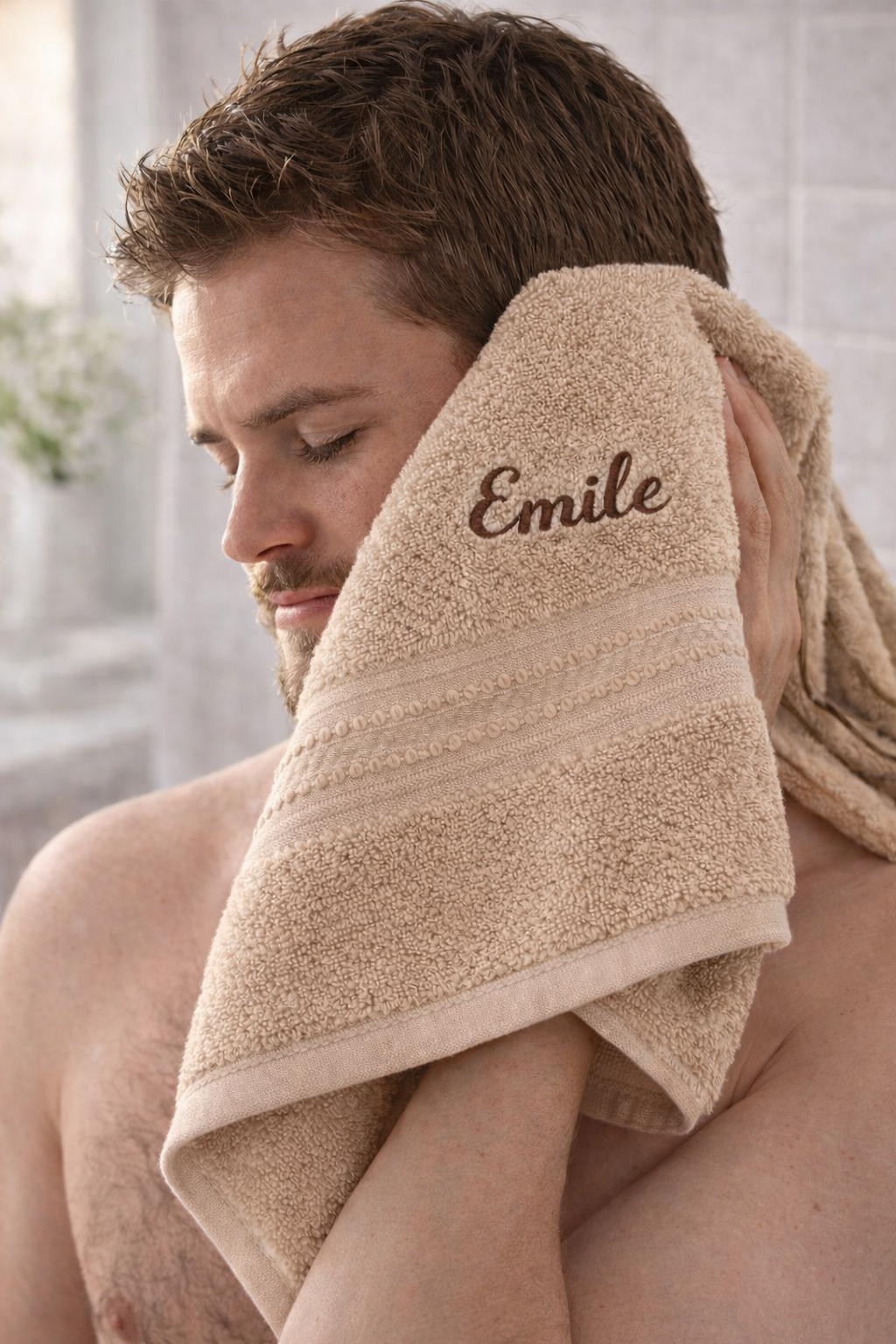 Serviette de bain personnalisée avec broderie prénom  en coton pour homme
