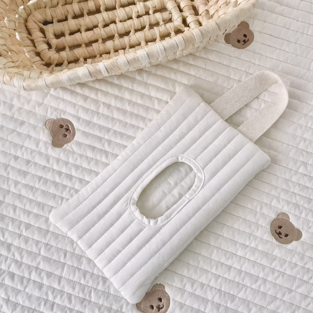 Étui à lingettes bébé avec poignée – Accessoire à langer pratique et élégant
